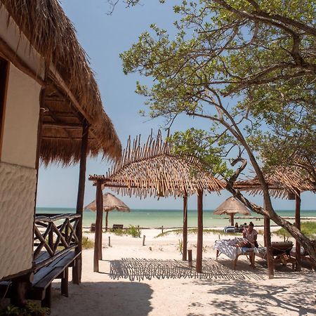 Hotel Casa Takywara Isla Holbox Bagian luar foto