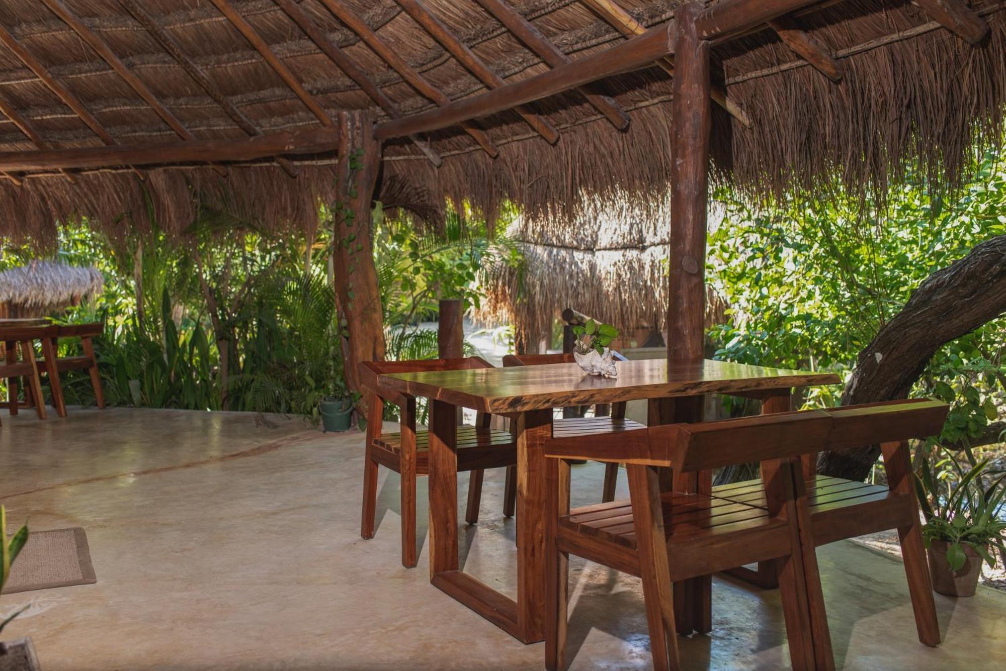 Hotel Casa Takywara Isla Holbox Bagian luar foto