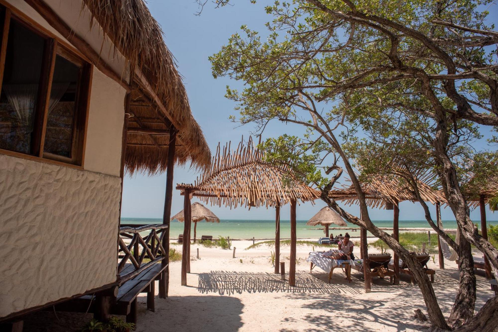 Hotel Casa Takywara Isla Holbox Bagian luar foto